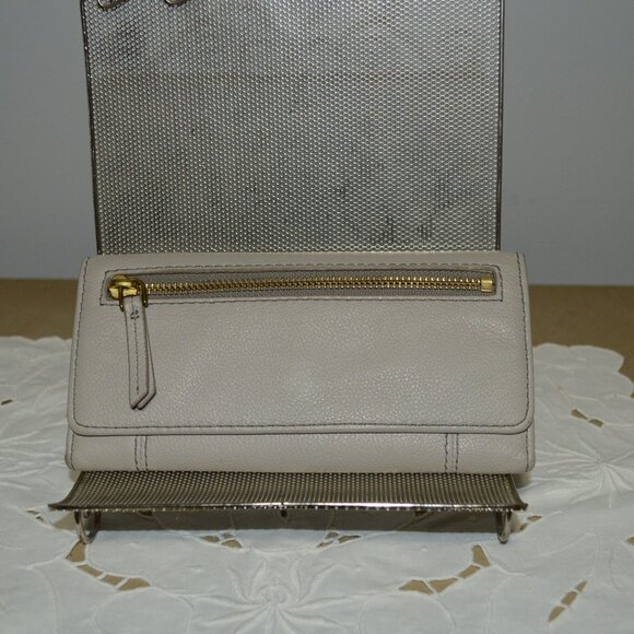 Fossil Gray Pebbled Leather Clutch Wallet - Picture 1 of 4